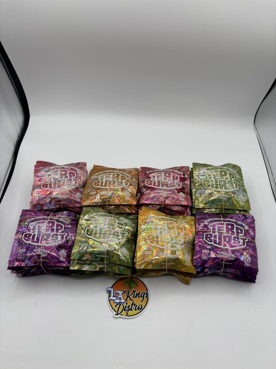Authentic Terp Burst 800mg Moneydew Mist liquid diamond gummies with eight green pieces and resealable pouches