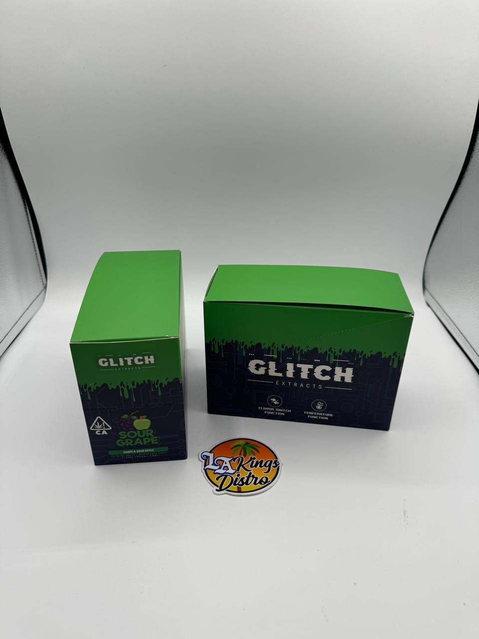 Authentic Glitch Extracts 4G dual chamber disposable Sour Grape packaging with 2G per side Authentic Glitch Extracts 4G dual chamber disposable Sour Grape packaging with 2G per side