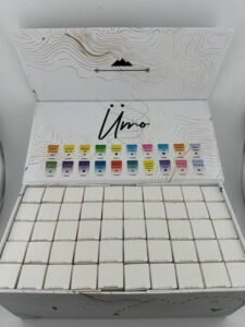 Open PynTrees UMO 2G Disposable 50-unit master box showing mixed dual-flavor varieties